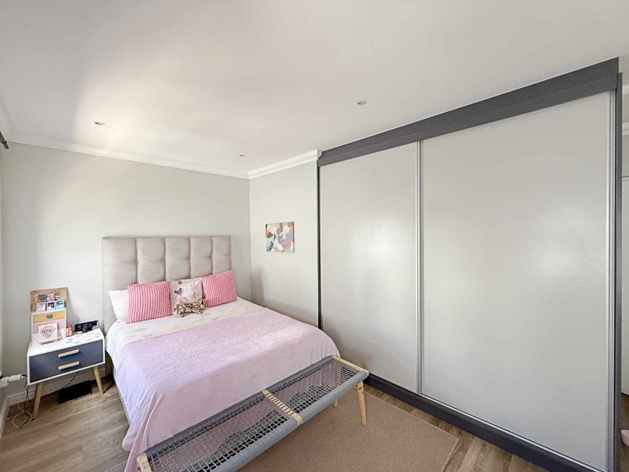 4 Bedroom Property for Sale in Calypso Beach Western Cape